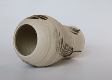 Charlie Manthorp - Engobed vase