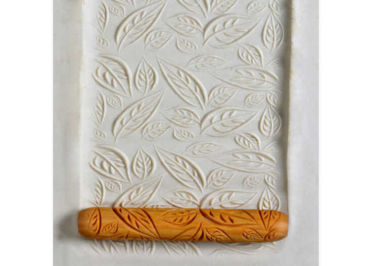 Leaves Hand Roller