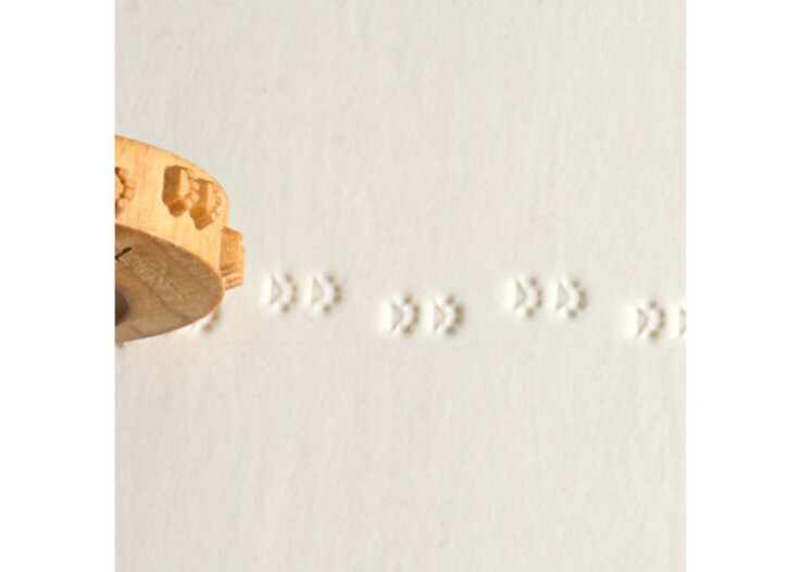 MKM FingerRoller Design 024.  Dog Paw Prints.