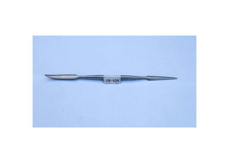Modelling Tool: One piece machined, all forged steel - 17cm
