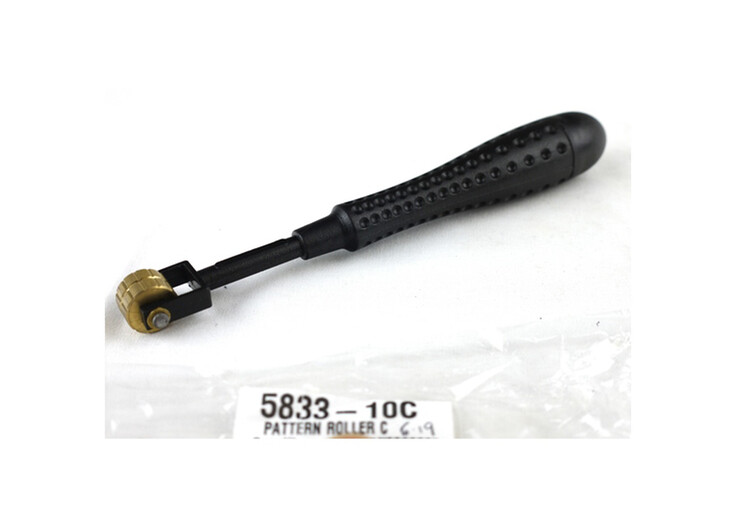 Pattern Roller C: Plastic handle/brass head 16cm