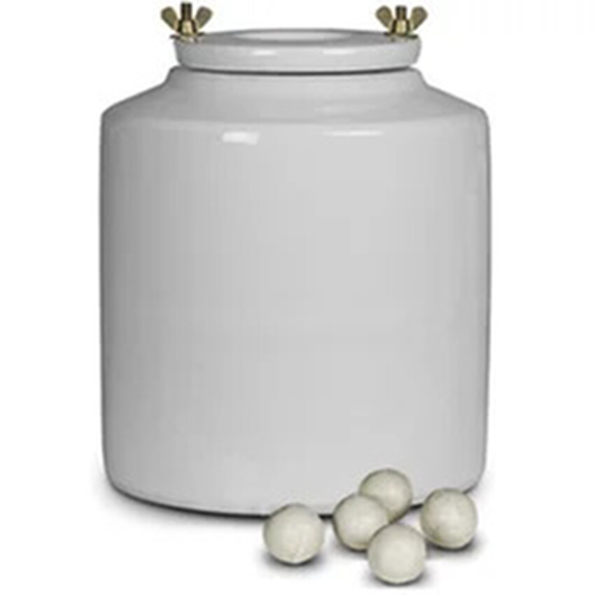 Photograph: 2 Pint Jar