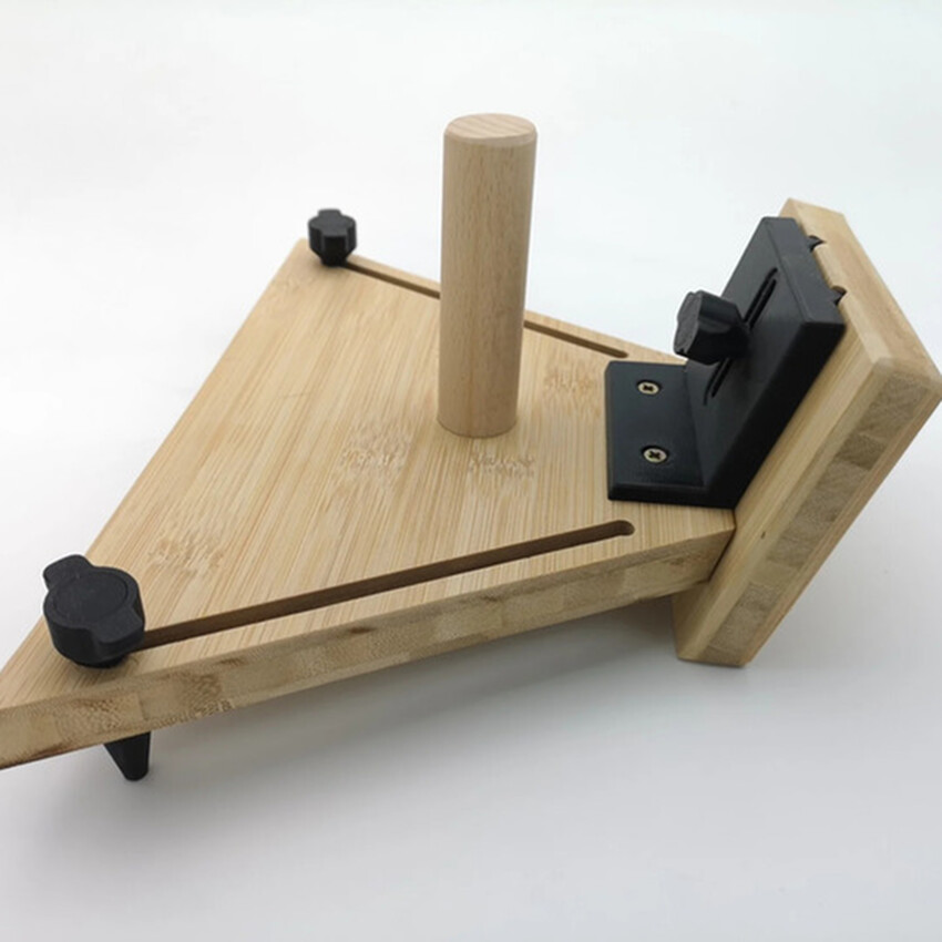 Photograph: CENTRAFACIL Manual Centring Device for the Potter's Wheel