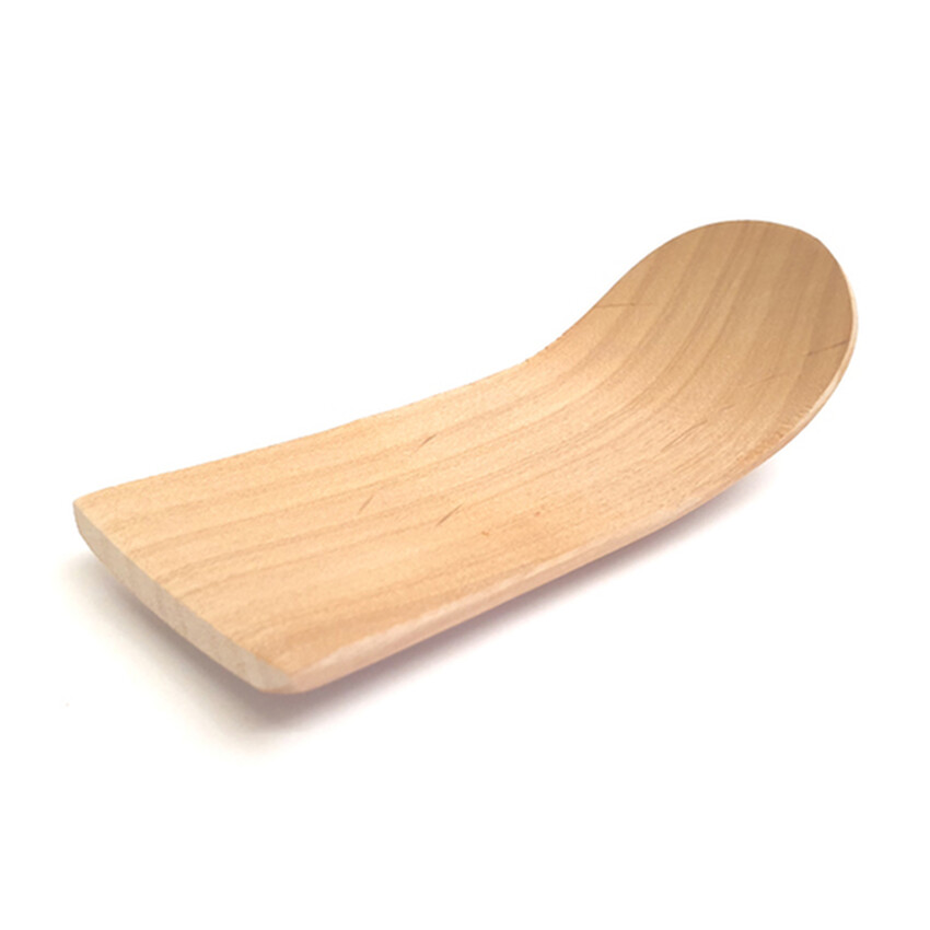 Photograph: Japanese Style 'Gyubera' (Ox-Tongue) Wooden Throwing Tool: Short/Small