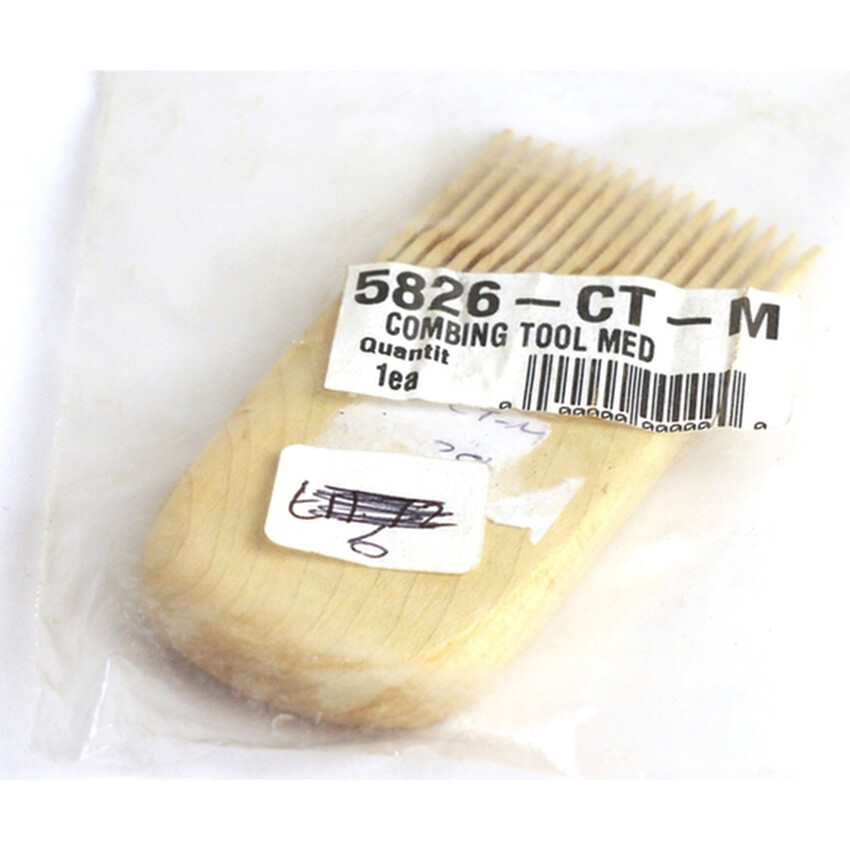 Photograph: Japanese Style 'Kigushi' Combing Tool: Medium