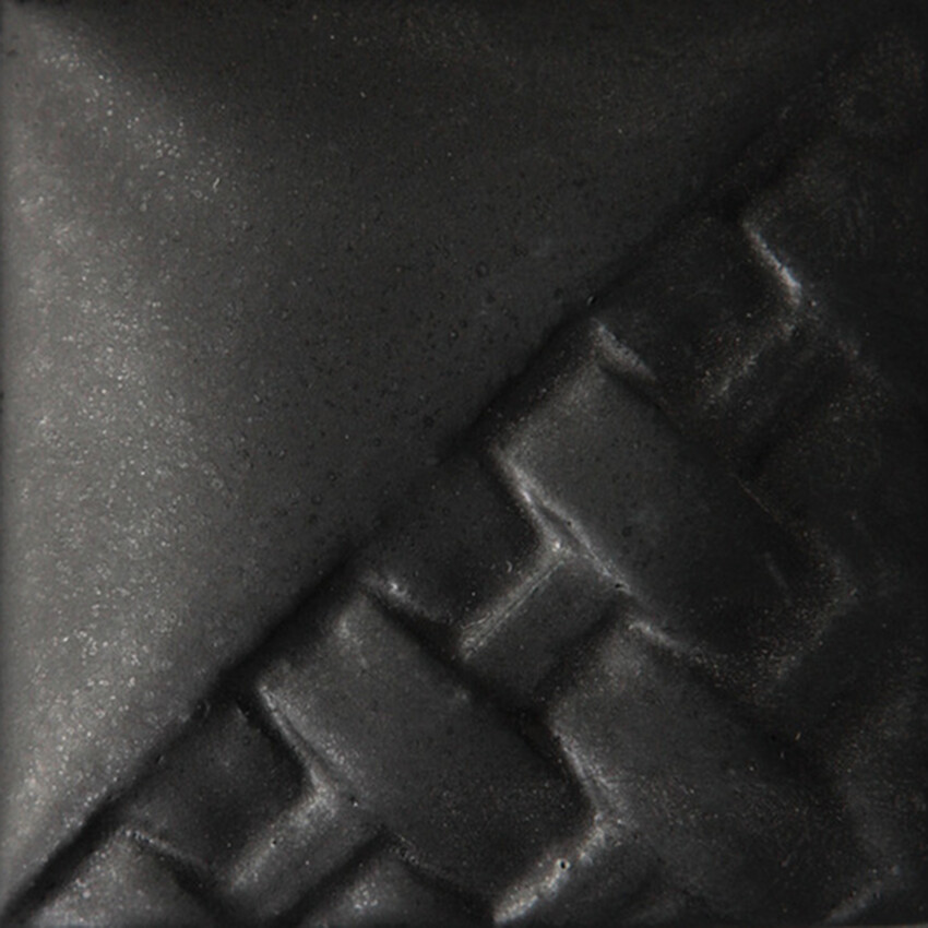 Photograph: Mayco Stoneware Dry: Black Matte 10lb