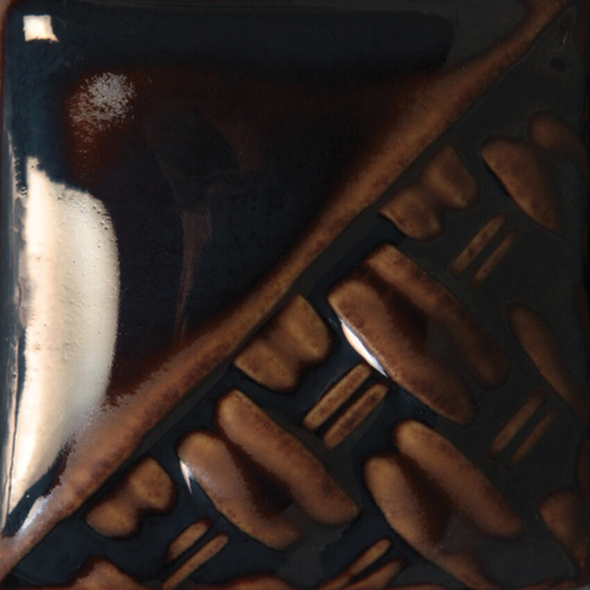 Photograph: Mayco Stoneware Dry: Mirror Black 10lb