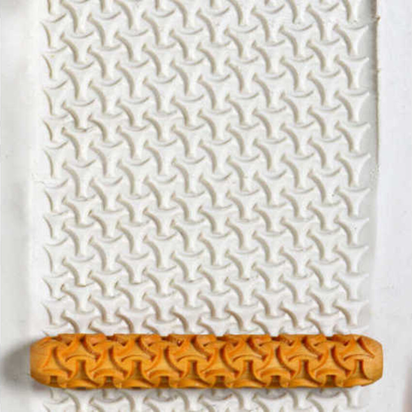 Photograph: MKM 10cm HandRoller Design 37.  Wishbone weave.