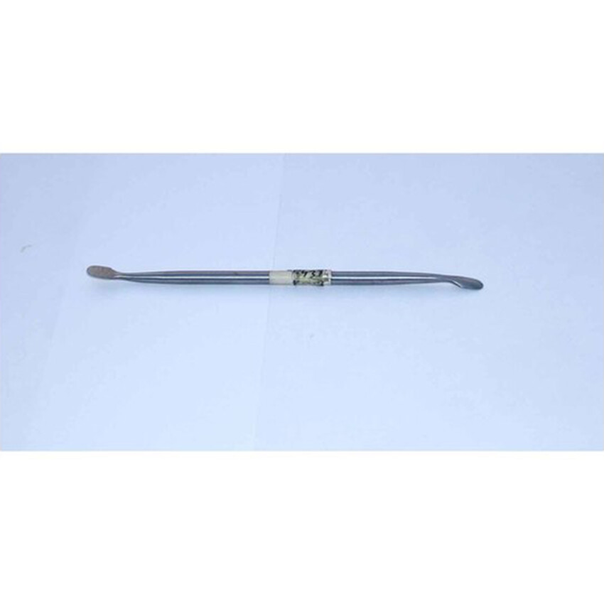 Photograph: Modelling Tool: One piece machined, all forged steel - 14.5cm