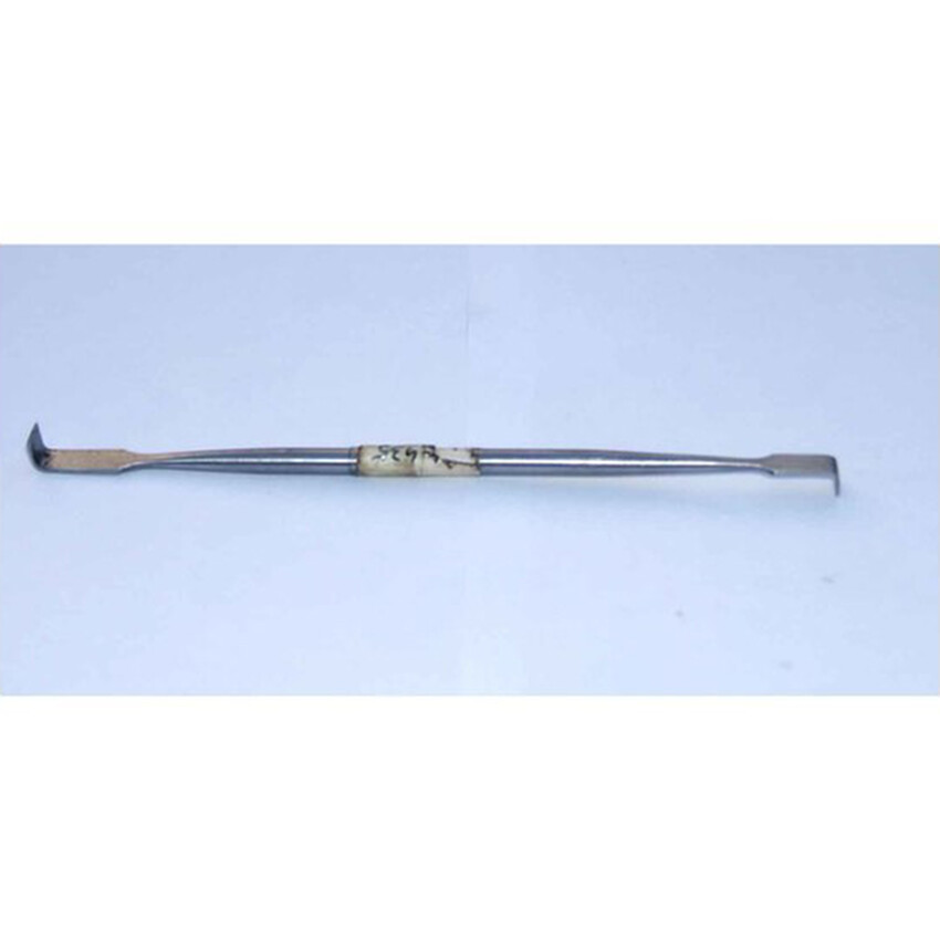 Photograph: Modelling Tool: One piece machined, all forged steel - 14.5cm