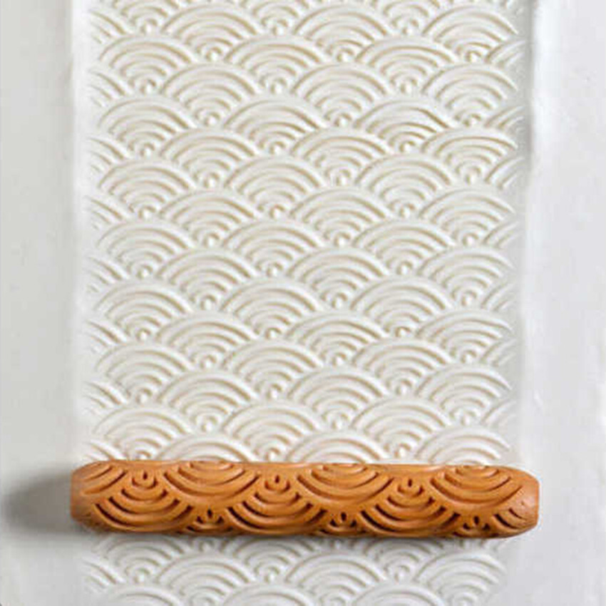 Photograph: Scallop Art Deco Hand Roller