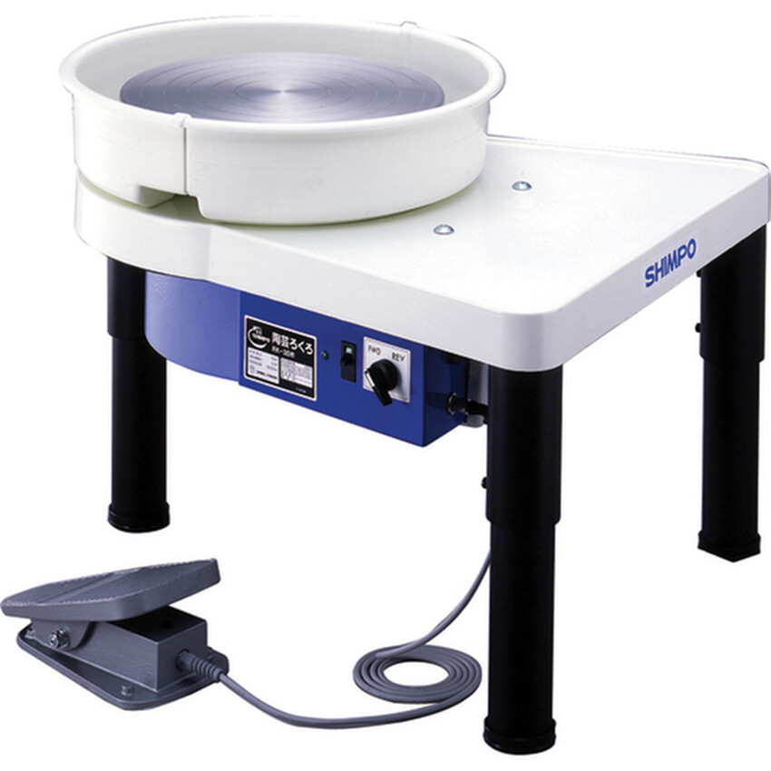 Photograph: Shimpo Whisper RK-3E/VL Direct Drive Potter's Throwing Wheel