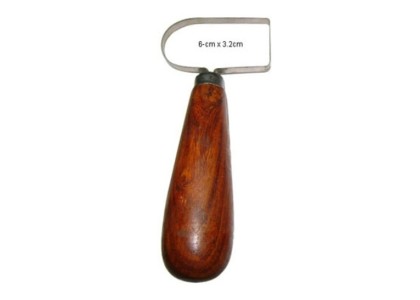 Strip Tool: Wooden handle/blued steel 15cm