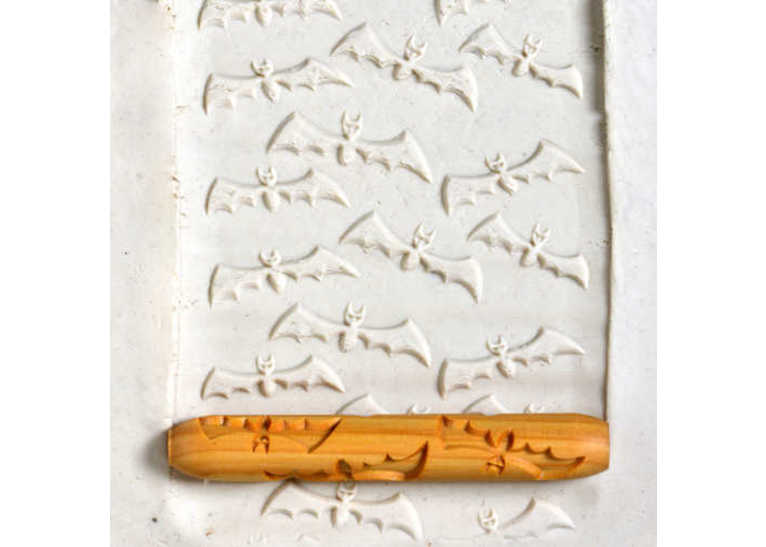 MKM 10cm HandRoller Design 34. Flying bats. MKM 10cm HandRoller Design 34. Flying bats.