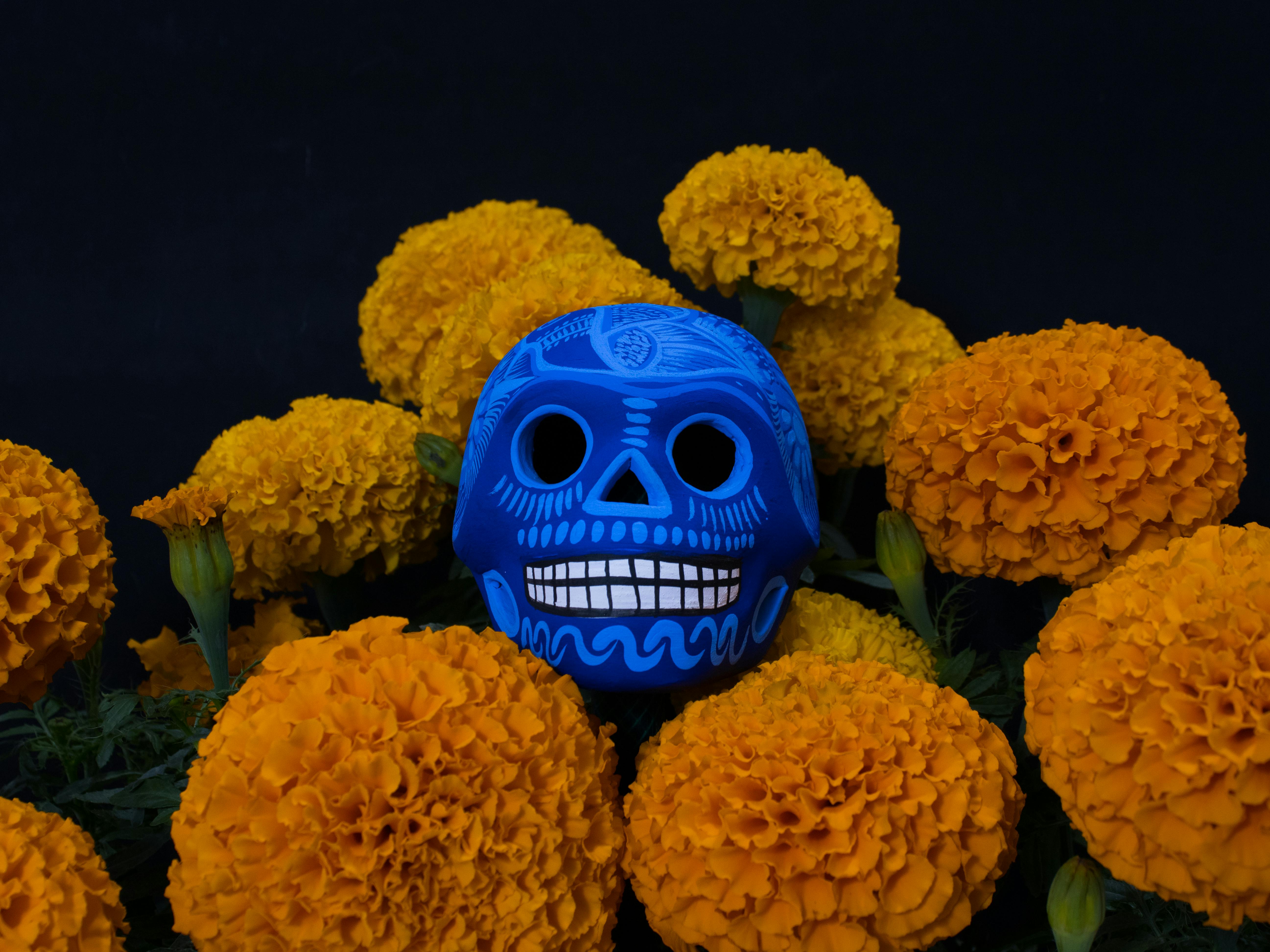 calaveras ceramic skull and flowers