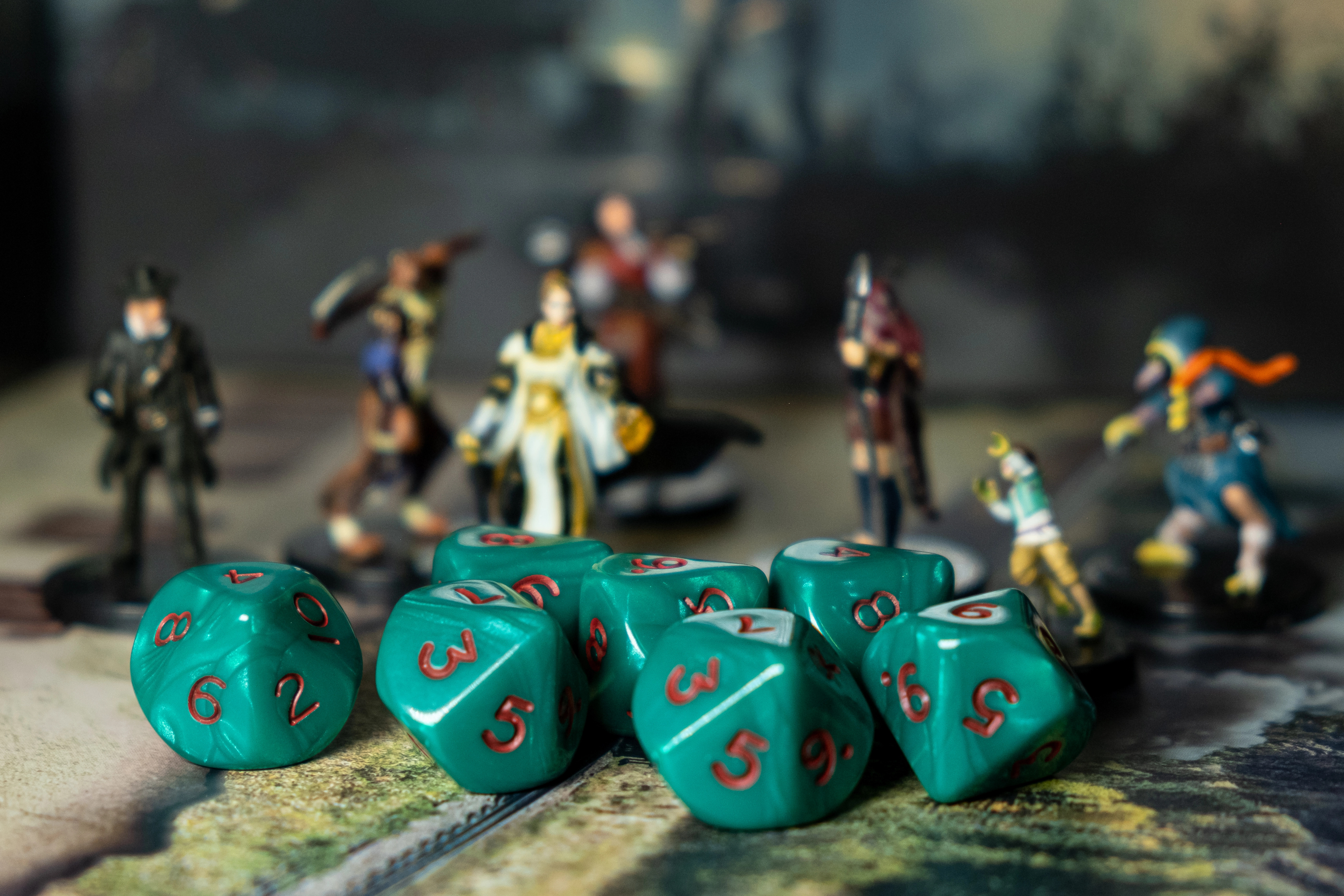dungeons and dragons dice and miniatures