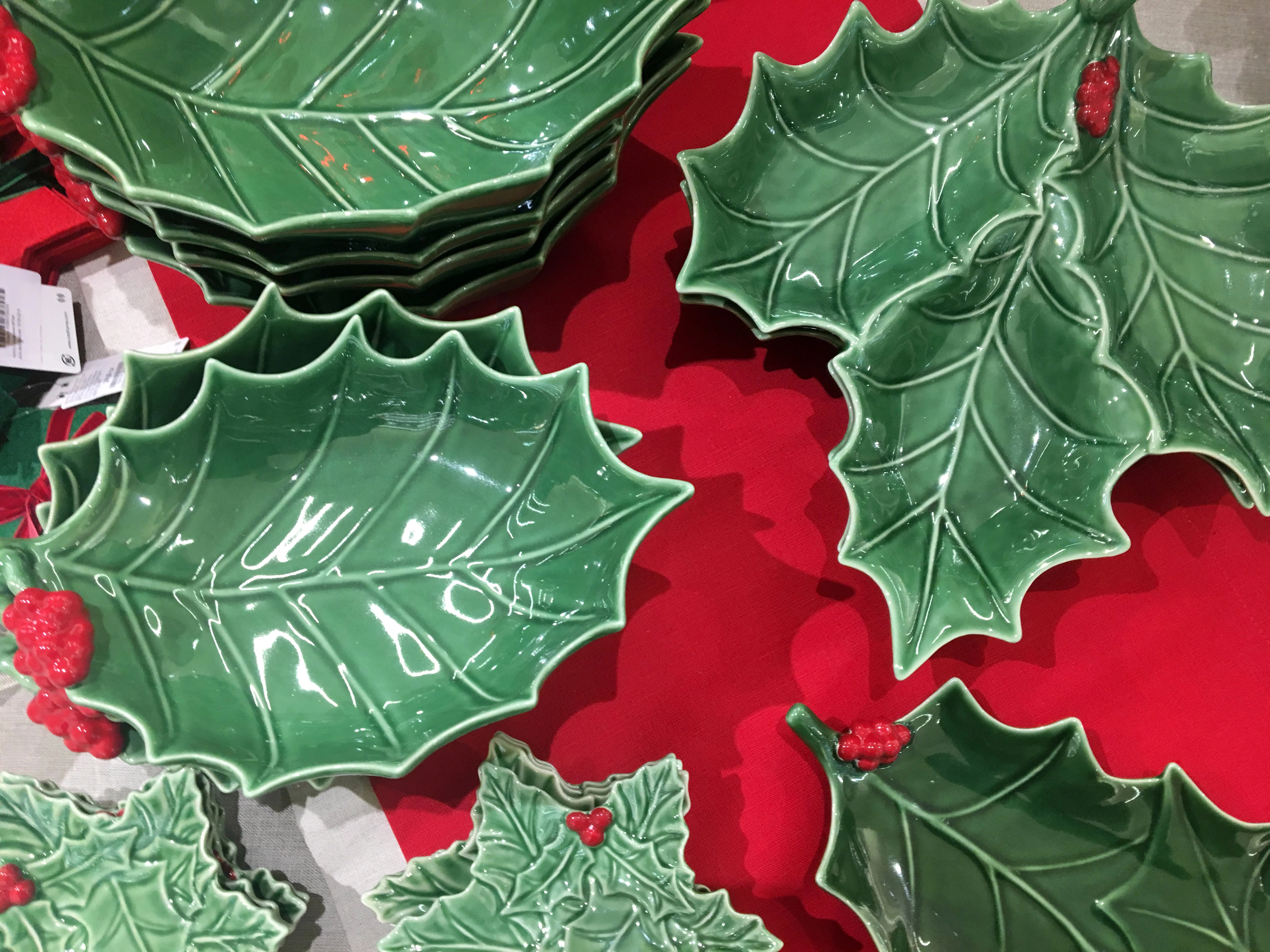 porcelain holly snack bowls